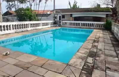 Chácara com 3 quartos, piscina e área gourmet em itanhaém.