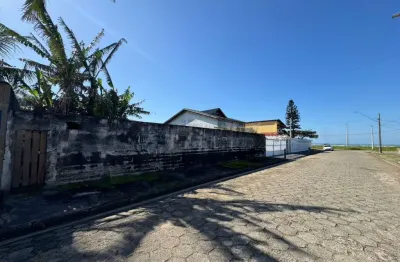 Terreno à 50m do mar com liberação ambiental em peruíbe.