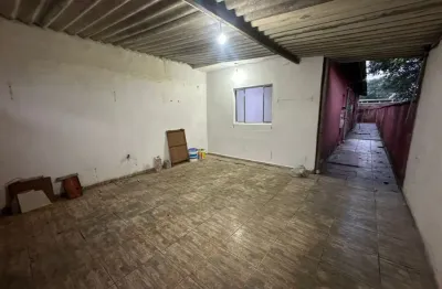 Casa com 3 quartos e espaço para piscina em itanhaém.