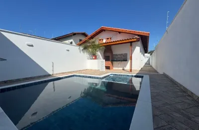 Casa nova com 2 quartos, piscina e área gourmet com churrasqueira em itanhaém.