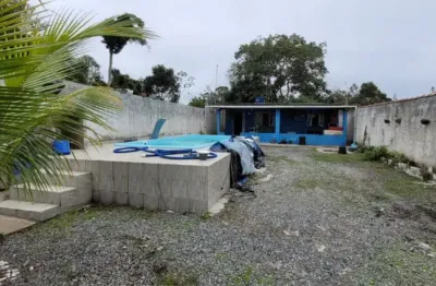 Casa com 2 quartos, piscina e área gourmet em itanhaém - r$ 230.000,00.