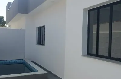 Casa em condomínio com piscina e 2 quartos em itanhaém.