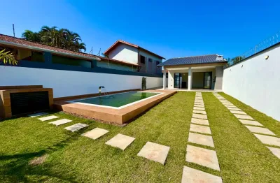 Casa à 30m do mar com 3 quartos e piscina em itanhaém - r$ 790.000,00.