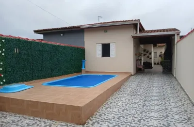 Casa na praia com 2 quartos e piscina em itanhaém - r$ 320.000,00.
