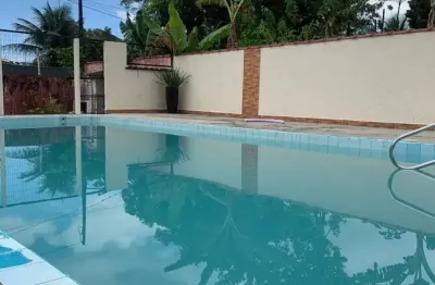 Casa em condomínio com piscina e 2 quartos em itanhaém - r$ 140.000,00.