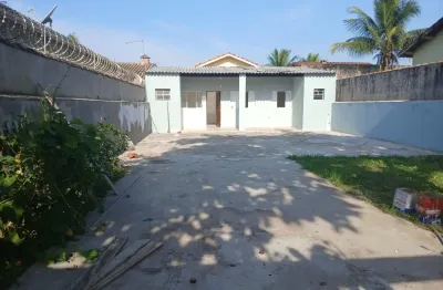 Casa com 2 quartos e espaço para piscina em itanhaém - r$ 250.000,00.