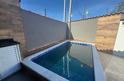 Casa na praia com 2 quartos e piscina em itanhaém - r$ 350.000,00.