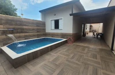 Casa com 2 quartos, piscina e churrasqueira em peruíbe - r$ 250.000,00.