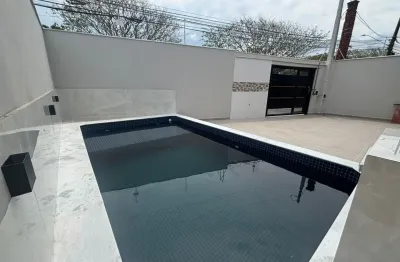 Casa com piscina, 2 quartos e área gourmet em itanhaém - r$ 459.900,00.
