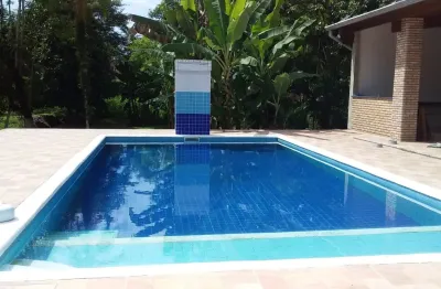Chácara com 6 quartos, piscina e área gourmet em peruíbe - r$ 890.000,00.
