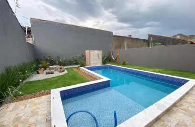 Casa na praia com piscina e 3 quartos em itanhaém - r$ 600.000,00.
