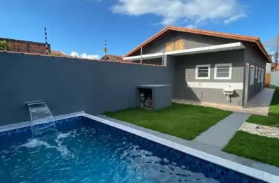 Casa na praia com 2 quartos e piscina em itanhaém - r$ 315.000,00.