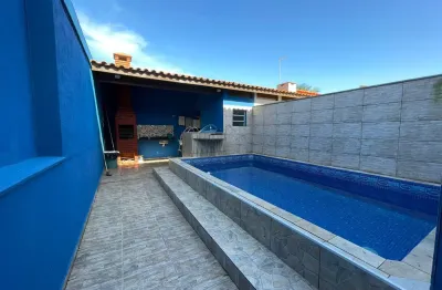 Casa com piscina, 3 quartos e área gourmet em itanhaém - r$ 350.000,00.