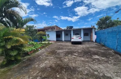 Casa com espaço para piscina e churrasqueira em itanhaém - r$ 250.000,00.