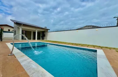 Casa à 50m do mar com piscina e 3 quartos em itanhaém - r$ 790.000,00.