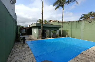 Casa na praia com piscina e 3 quartos em itanhaém - r$ 599.000,00
