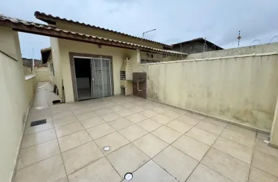 Casa na praia com 2 quartos e churrasqueira em itanhaém - r$ 260.000,00.