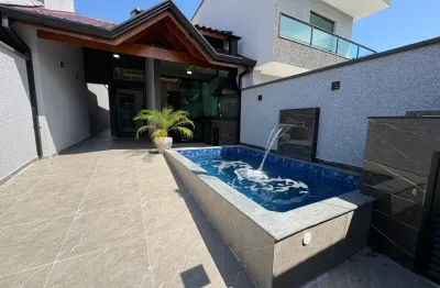 Casa com 2 quartos, piscina e área gourmet em peruíbe - r$ 400.000,00.