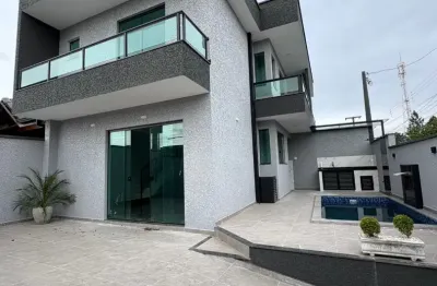 Casa com piscina, 2 quartos e área gourmet em peruíbe - r$ 450.000,00.