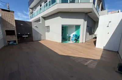 Casa na praia com 2 quartos e área gourmet em peruíbe - r$ 270.000,00.