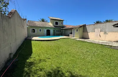 Casa na praia com piscina, 2 quartos e área gourmet em itanhaém - r$ 360.000,00.