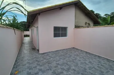 Casa com 2 quartos e espaço para piscina em itanhaém - r$ 230.000,00.