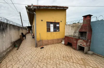 Casa com 2 quartos e churrasqueira em peruíbe - r$ 130.000,00.