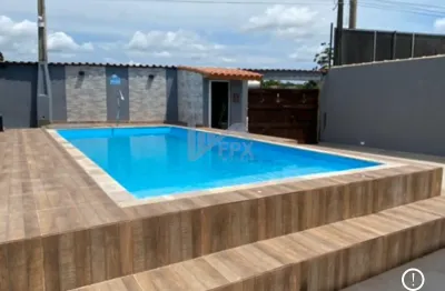 Casa com 2 quartos, piscina e área gourmet em itanhaém - r$ 340.000,00.