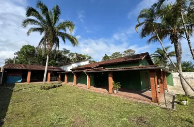 Chácara com 5 quartos, área gourmet e espaço para piscina em Itanhaém.