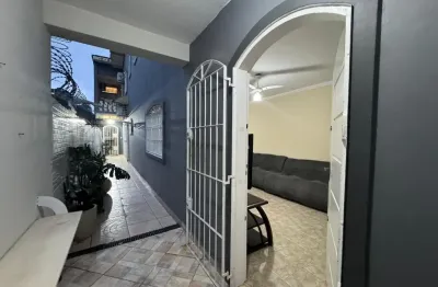 Casa com 3 quartos e área gourmet em Itanhaém - R$ 390.000,00.
