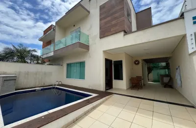Casa com piscina, 3 quartos e área gourmet em Peruíbe - R$ 650.000,00.