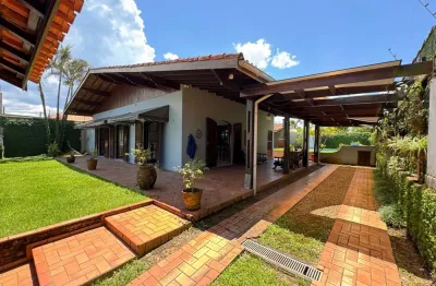 Casa à 100m do mar com piscina e 4 quartos em Itanhaém - R$ 750.000,00.