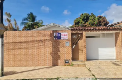 Viva bem na parte alta de maceió, casa á venda na colina dos eucalipitus.