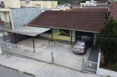 Casa à venda na Rua Guilhermina Heidemann de Oliveira, 245, Costa e Silva, Joinville