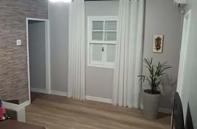 Casa, de 180m², com 2 quartos, garagem e edícula, bairro vila são jorge, em são vicente/sp
