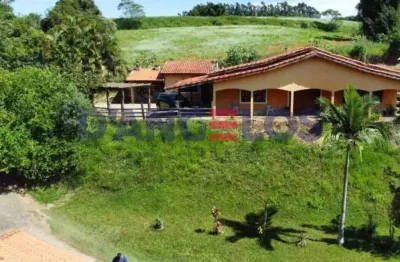 Chácara de luxo à venda em pinhalzinho-sp: 4 quartos, 1 suíte, 2 salas, 3 banheiros, 6 vagas de garagem, 120m² de área
