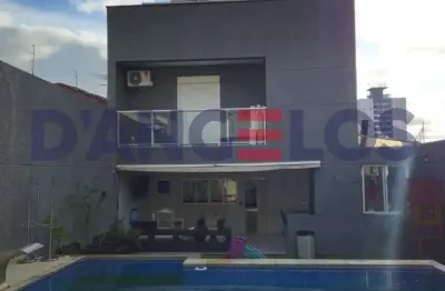 Luxuoso sobrado à venda na penha, são paulo-sp: 4 quartos, 2 suítes, 2 salas, 4 banheiros, 4 vagas de garagem, 490m² de área.