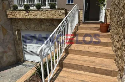 Esta casa é a opção perfeita para você e sua família! com 4 quartos espaçosos, sendo 1 suíte, e 4 banheiros, este sobrado de 180,00 m² de área