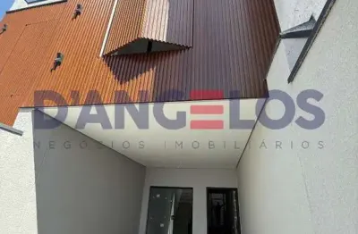 Magnífico sobrado de 3 quartos e 3 suítes na cidade patriarca, são paulo-sp: 2 salas, 4 banheiros, 2 vagas de garagem e 100m² de área