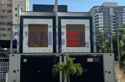 Sobrado de luxo na vila carrão: 4 quartos, 4 suítes, sala, 5 banheiros, 2 vagas e 150m² de puro conforto!