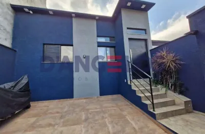 Casa à venda na vila verde, bragança paulista-sp. 3 quartos, 1 suíte, 1 sala, 2 banheiros, 2 vagas de garagem.