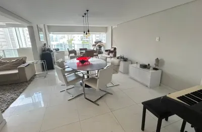 Apartamento no bairro da jaqueira ao lado do parque da jaqueira com 3 quartos sendo 2 suítes com 160m² por r$ 1.090.000,00.