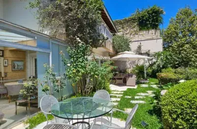 Casa à venda, na cidade jardim com 2 quartos, 2 salas, 5 banheiros, 4 vagas.