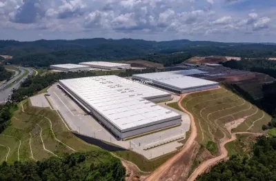 Galpão comercial de alto padrão para locação em franco da rocha-sp: 10 banheiros, 20 vagas de garagem.