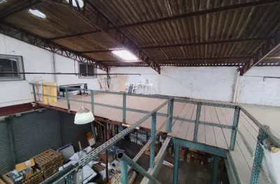 Galpão comercial para locação na barra funda, são paulo-sp: 2 banheiros, 3 vagas de garagem, 600m² de área