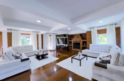 Imóvel de luxo em cotia-sp: casa à venda ou locação com 7 quartos, 5 suítes, 3 salas e 2.500 m² de área em chácaras dos lagos.
