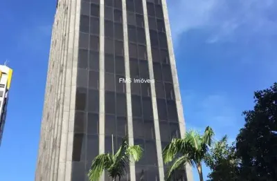 Conjunto comercial com 120m² para locação em pinheiros.