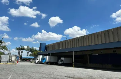 Galpão para locação em barueri - sp com 5.895m² de área total.