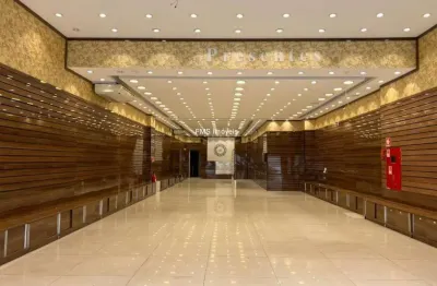 Aluguel de loja comercial de alto padrão em pinheiros, são paulo-sp - 1 sala, 2 banheiros, 200 m² de área.