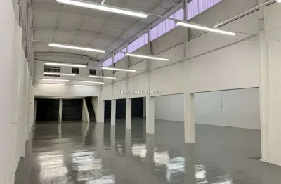 Galpão Comercial à Venda ou Locação em São Paulo-SP, Barra Funda: 6 Banheiros, 4 Vagas e 840m² de Área